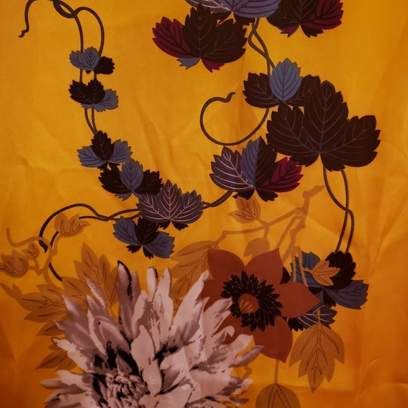 Floral Blouse - Picture 2 of 4